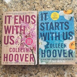 Colleen Hoover Book Set - It Ends With Us & It Starts With Us